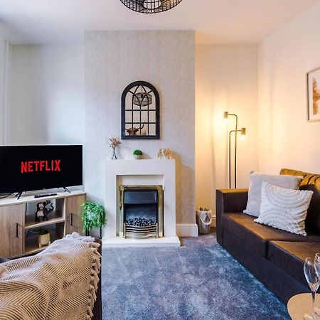 Bright 2-Bed Cottage In Chester By 53 Degrees Property, Ideal For Couples & Small Groups, City Centre - Sleeps 6 Buitenkant foto