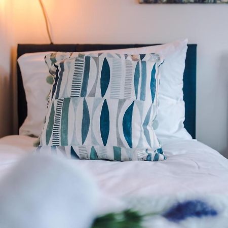 Bright 2-Bed Cottage In Chester By 53 Degrees Property, Ideal For Couples & Small Groups, City Centre - Sleeps 6 Buitenkant foto