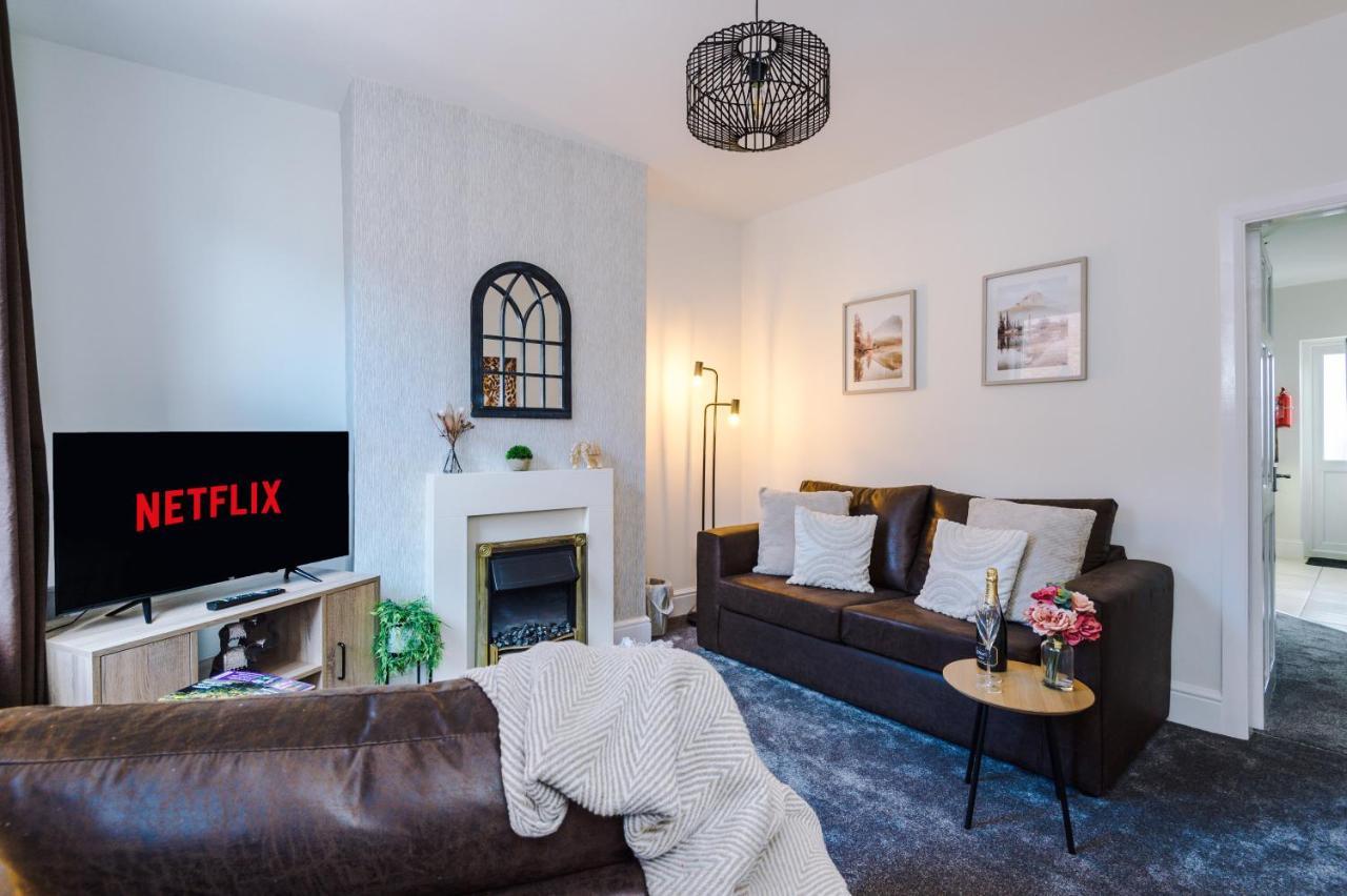 Bright 2-Bed Cottage In Chester By 53 Degrees Property, Ideal For Couples & Small Groups, City Centre - Sleeps 6 Buitenkant foto