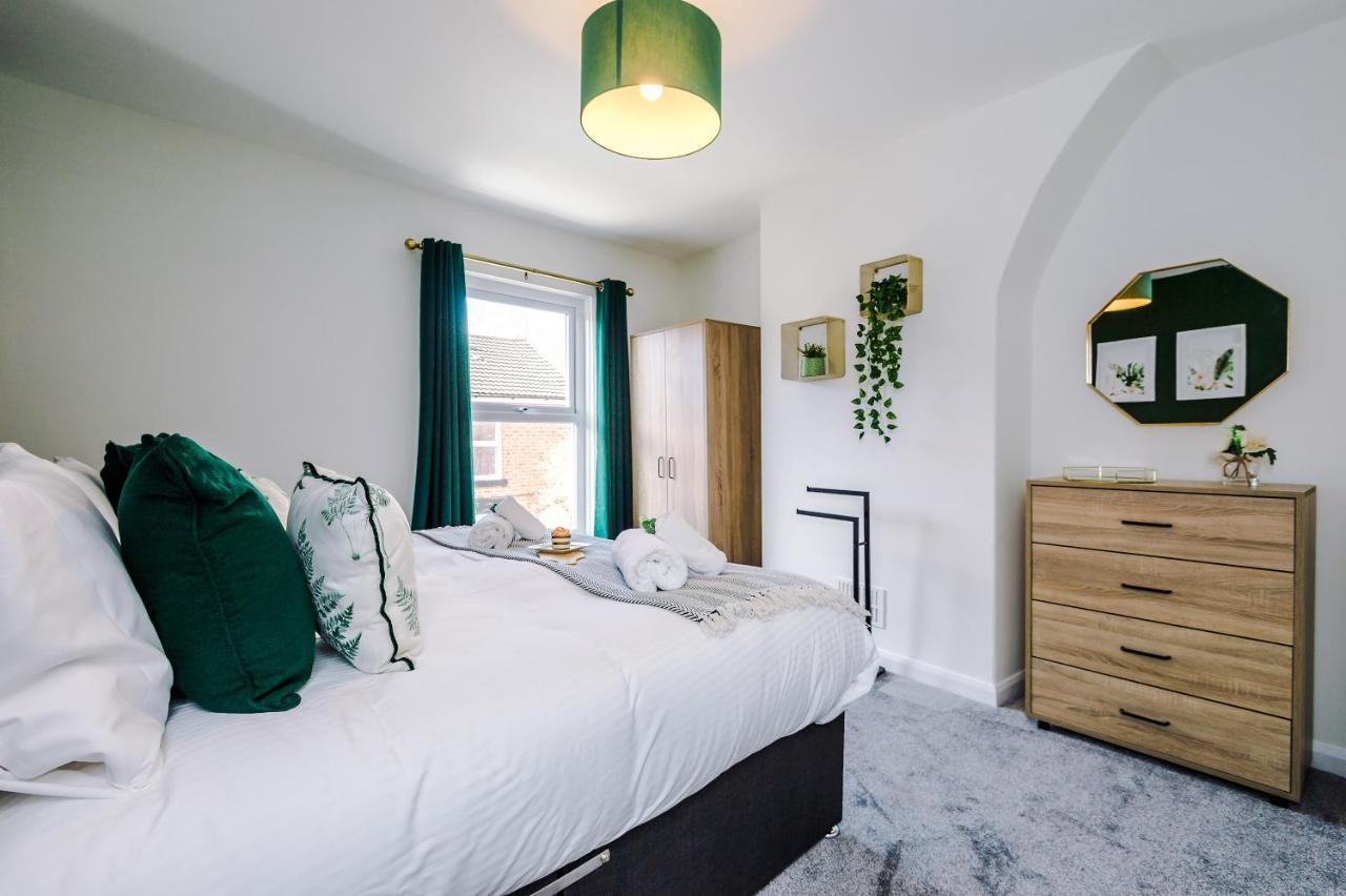 Bright 2-Bed Cottage In Chester By 53 Degrees Property, Ideal For Couples & Small Groups, City Centre - Sleeps 6 Buitenkant foto