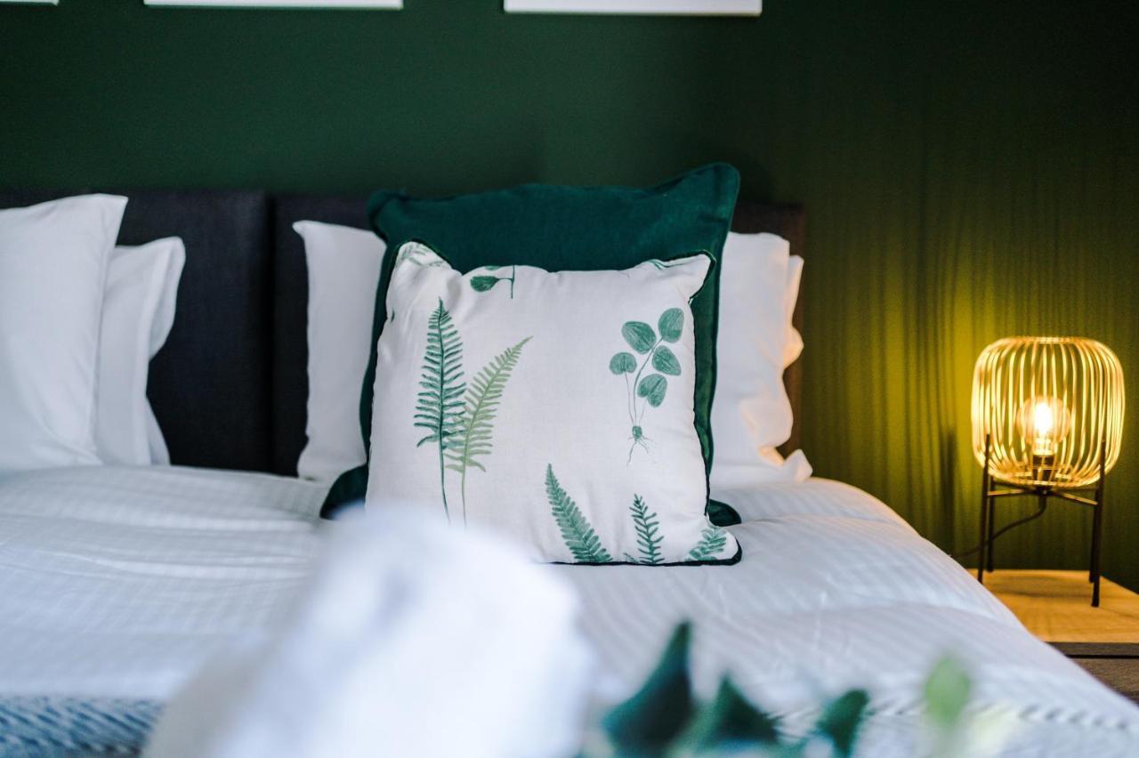 Bright 2-Bed Cottage In Chester By 53 Degrees Property, Ideal For Couples & Small Groups, City Centre - Sleeps 6 Buitenkant foto