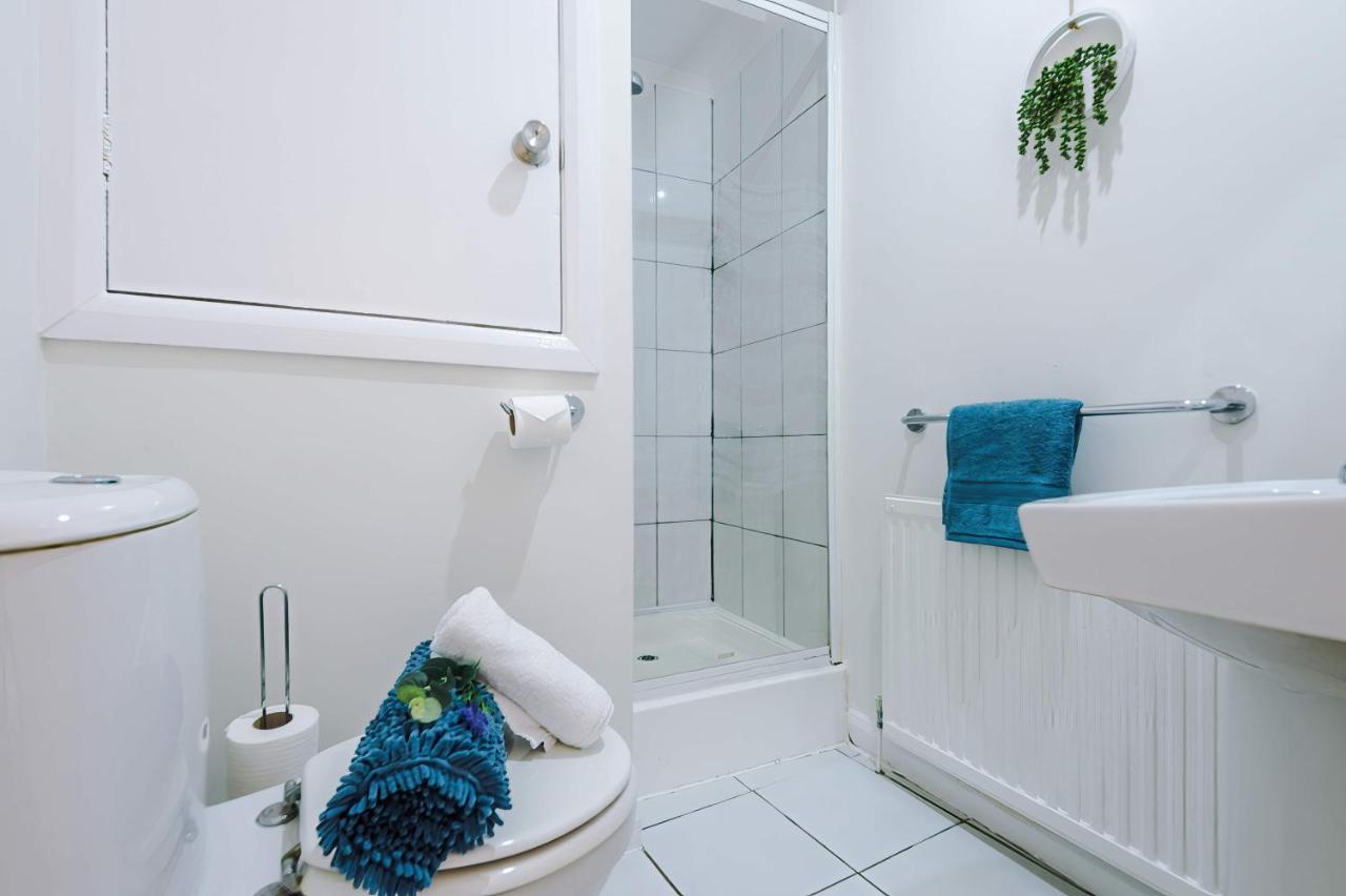 Bright 2-Bed Cottage In Chester By 53 Degrees Property, Ideal For Couples & Small Groups, City Centre - Sleeps 6 Buitenkant foto